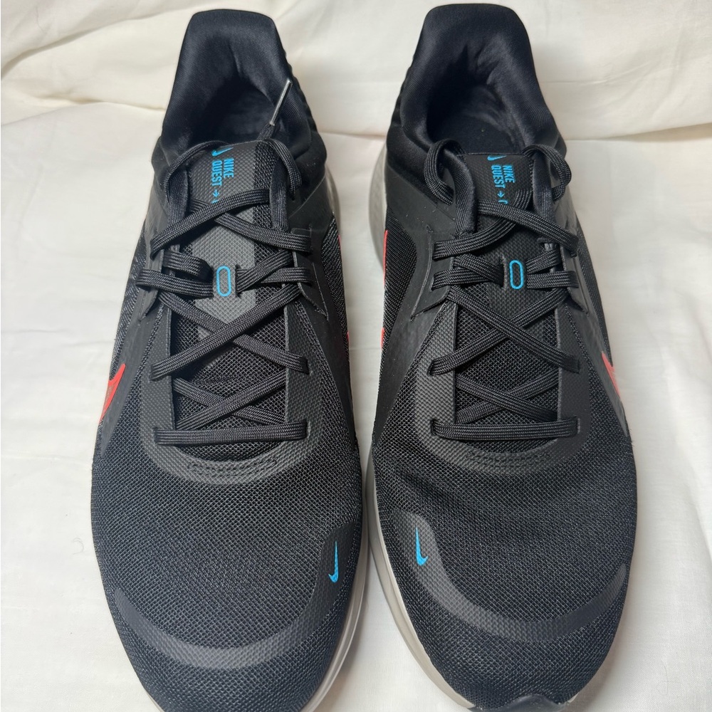Nike quest 5 Black/crimson Shoes mens size 11.5 - Picture 2 of 10